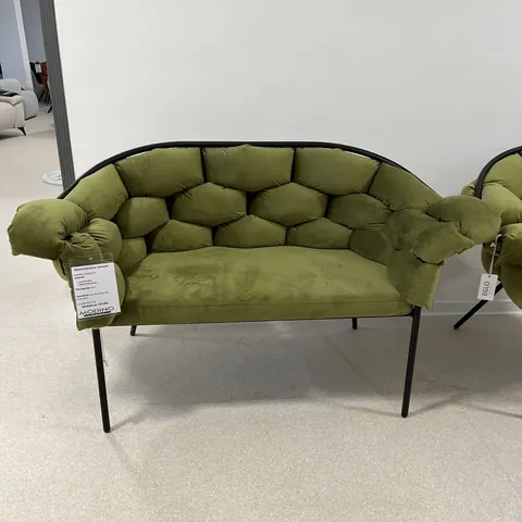 Manambolosy sofa